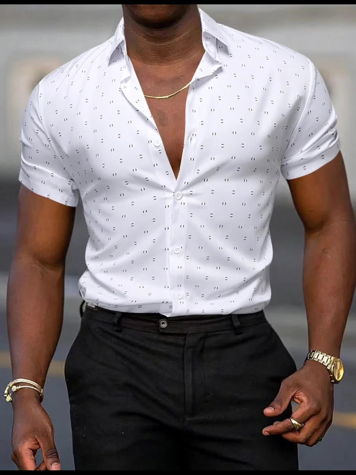 Chemise élégante à manches courtes