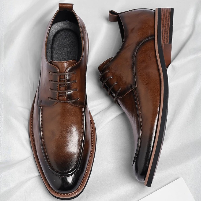 Sapatos sociais Oxford elegantes