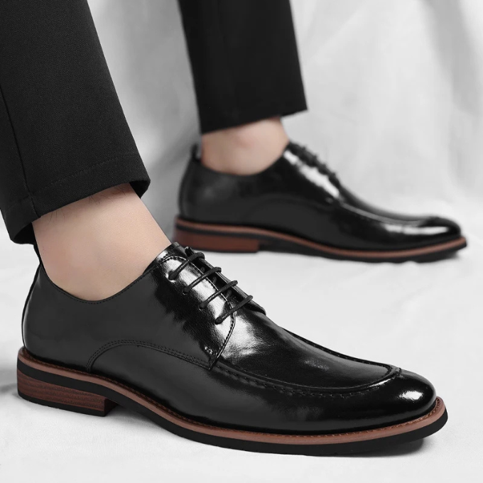 Sapatos sociais Oxford elegantes