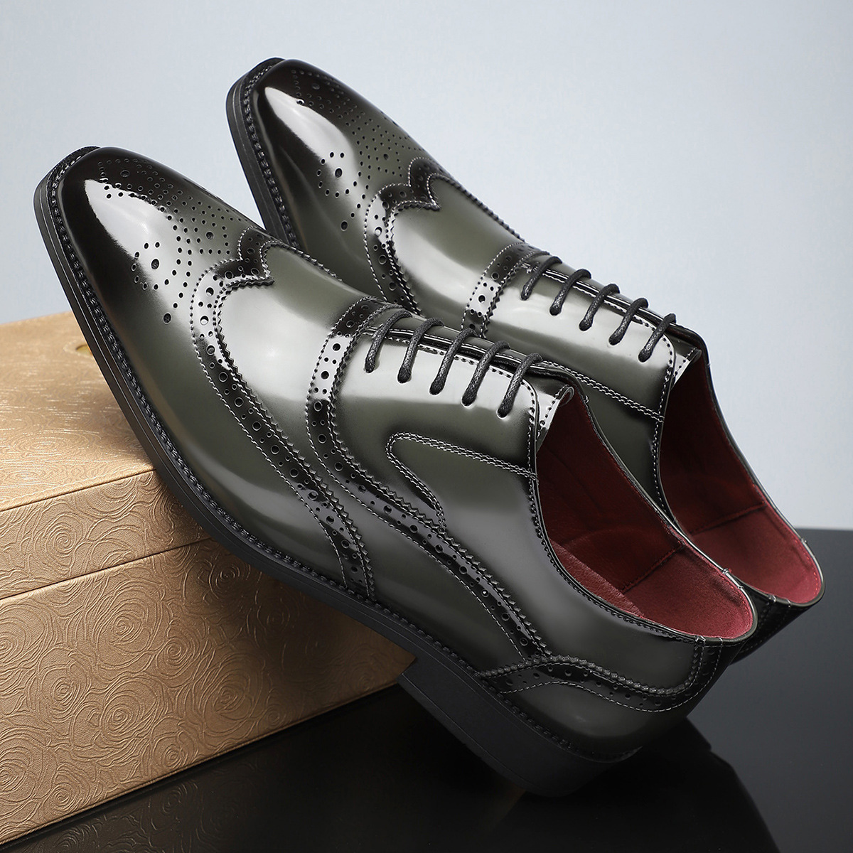 Sapatos sociais elegantes em couro Borgue