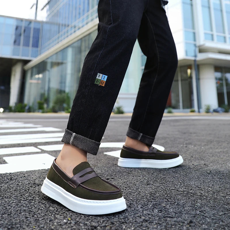 Sapatos slip-on de camurça