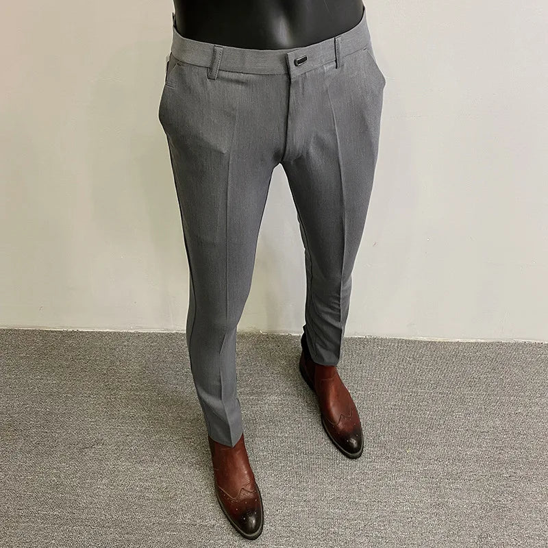 Pantaloni eleganti in stile business casual