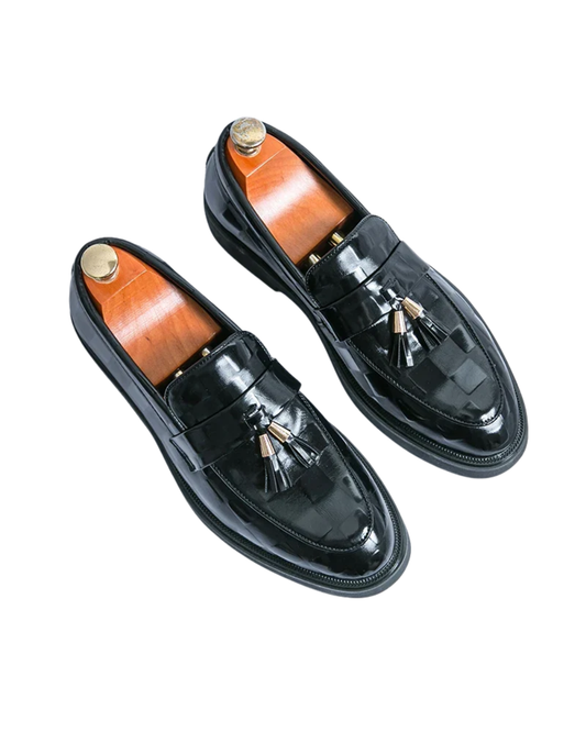 Eleganti mocassini con nappine