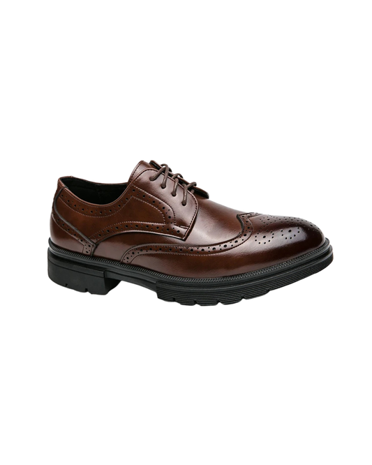 Eleganti scarpe eleganti in pelle con decorazioni brogue